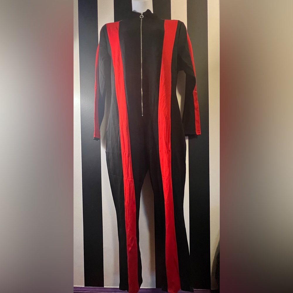 SOLD NWT Fashion to Figure Black and Red Zipper Plus Jumpsuit; 2X or 18/20 - Picture 3 of 8